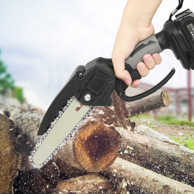 1 Set 6 Inch Mini Chainsaw Adjustable Sharp Cutter Head Battery Powered One-Hand Operation Electric Chainsaw for Garden-Patented Design 1 Set 6 Inch Mini Chainsaw Adjustable Sharp Cutter Head Battery Powered One-Hand Operation Electric Chainsaw for Garden-Patented Design
