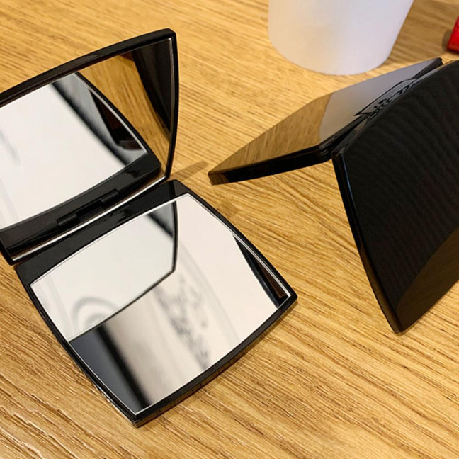 Makeup Mirror High Clarity Bright Folding Square Portable Hand Cosmetic Mirror Beauty Tools Makeup Mirror High Clarity Bright Folding Square Portable Hand Cosmetic Mirror Beauty Tools