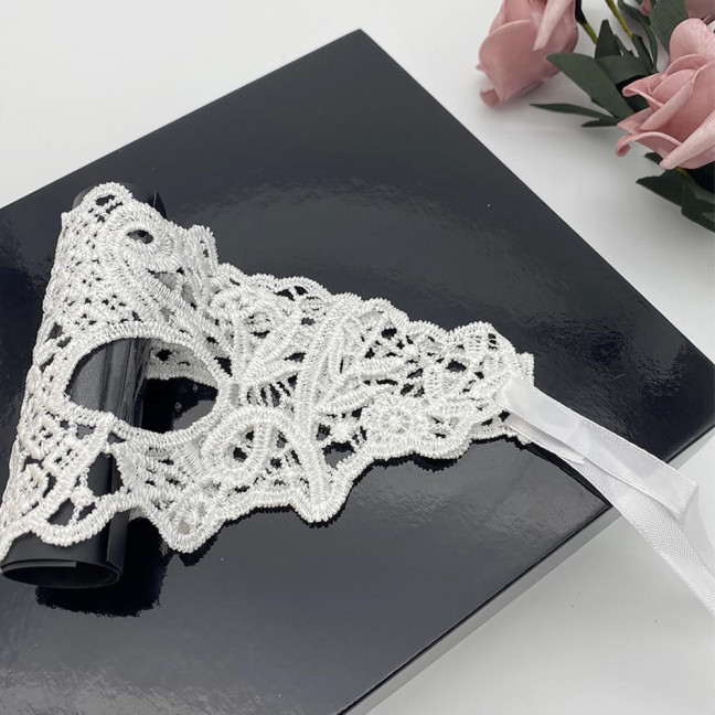 Face Cover Easy to Tie Hollow Out Lace Universal Comfortable Dancing Masque Party Supplies 