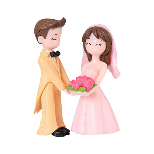 2Pcs Romantic Couple Ornament Realistic Fashionably Dressed DIY Mini Cake Decoration Lovers Figure for Desktop