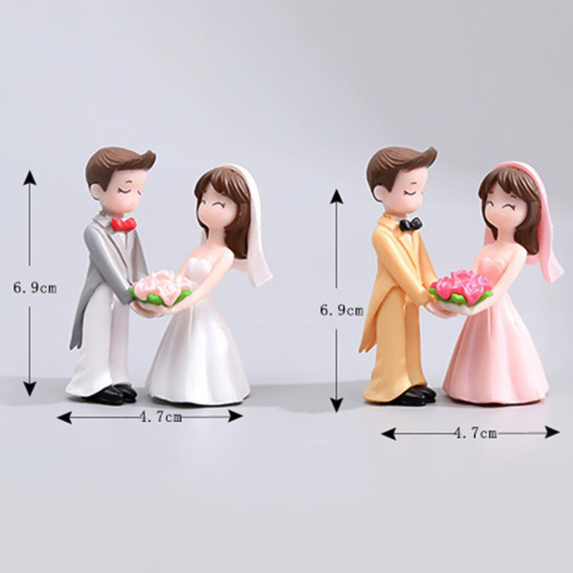 2Pcs Romantic Couple Ornament Realistic Fashionably Dressed DIY Mini Cake Decoration Lovers Figure for Desktop