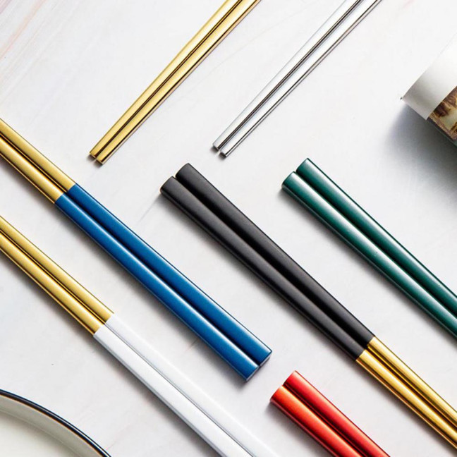 1 Set Stainless Steel Chopsticks with Case Reusable Easy to Clean Rustproof Non-slip Eating Dishwasher Safe Lunch Chopsticks Dinnerware