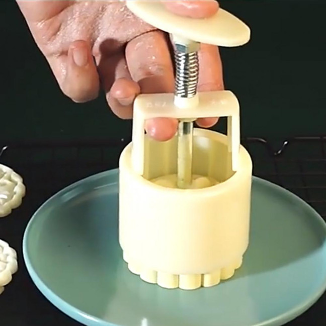 1 Set Mooncake Mold Round Shape Food Grade Non-stick Making Pastries Chinese Character Cake Press Mold Bakery Supplies