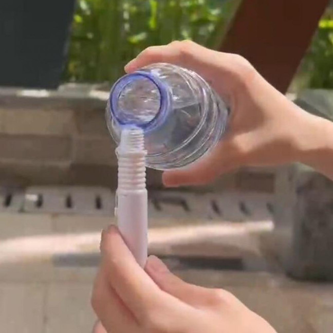 2 in 1 Water Spray Pen Back to School Gift Stress Relief Kids Toy Pen Funny Prank Retractable Pen with Water Spray Function 2 in 1 Water Spray Pen Back to School Gift Stress Relief Kids Toy Pen Funny Prank Retractable Pen with Water Spray Function