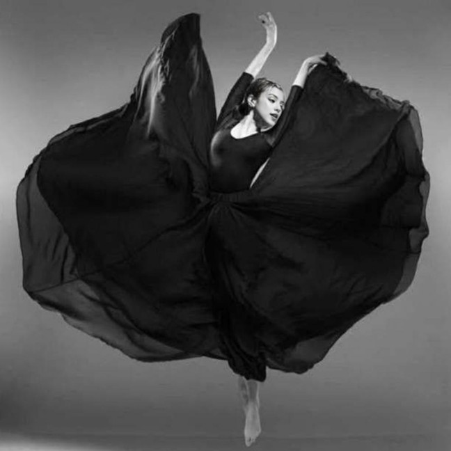 Women Chiffon Large Skirt 720 Degree Pull Double-Layered Maxi Skirt Solid Color Flowy Dance Skirt Versatile Dancewear