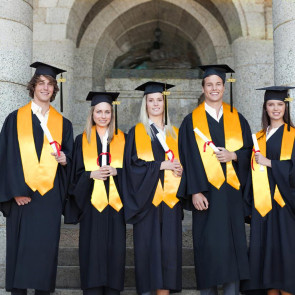 3 Pcs/Set Graduation Costume Matte Graduation Cap Shoulder Stoles And Gown Set Unisex Loose Fit Gown for High School College Postgrad Graduation Ceremonies