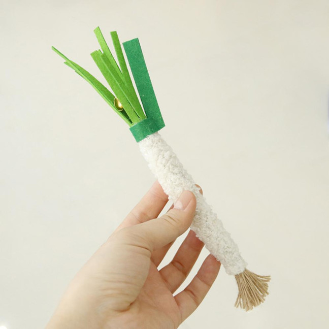 Scallion-Shaped Cat Chew Toy Soft Felt Scallion Cat Teething Toy Interactive Pet Training Supplies for Indoor Kittens And Cats
