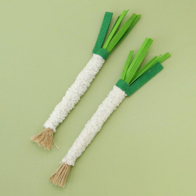 Scallion-Shaped Cat Chew Toy Soft Felt Scallion Cat Teething Toy Interactive Pet Training Supplies for Indoor Kittens And Cats
