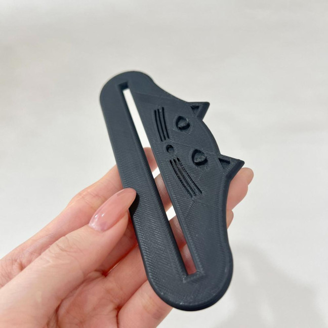 Plastic Bag Pouch Squeezer Multi-functional Cat Shaped Squeezing Tool for Lotions Sauce Pack Liquid Pet Food