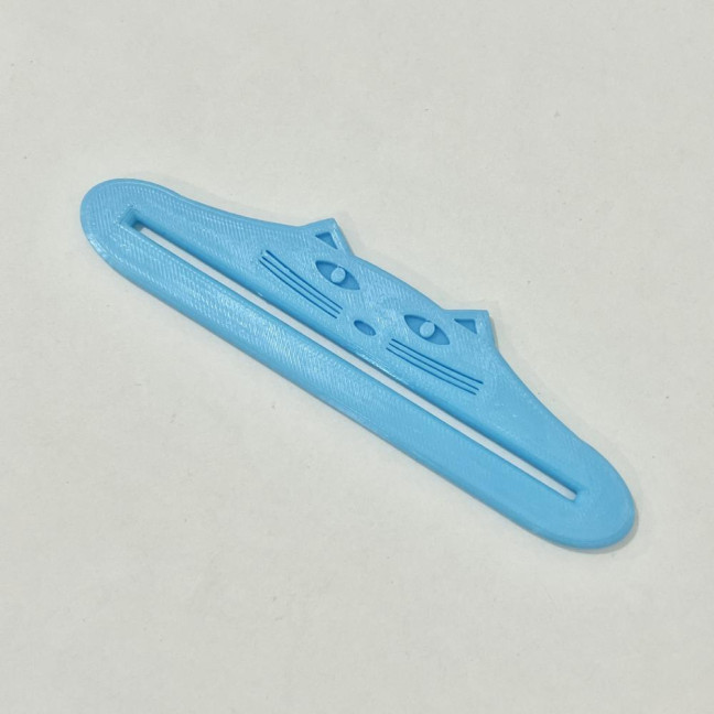 Plastic Bag Pouch Squeezer Multi-functional Cat Shaped Squeezing Tool for Lotions Sauce Pack Liquid Pet Food