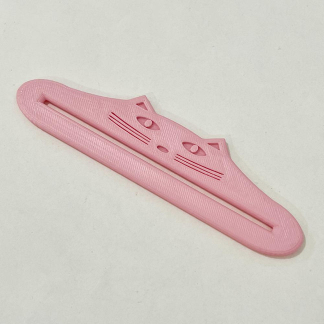 Plastic Bag Pouch Squeezer Multi-functional Cat Shaped Squeezing Tool for Lotions Sauce Pack Liquid Pet Food