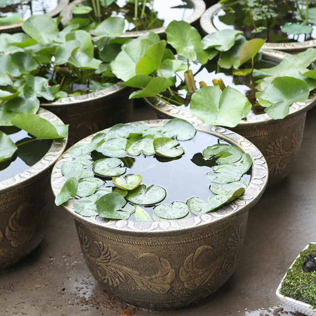 Large Flower Pot Thickened Plant Pot with Drainage Hole Retro Resin Lotus Planter for Indoor Outdoor Plants Home Gardening