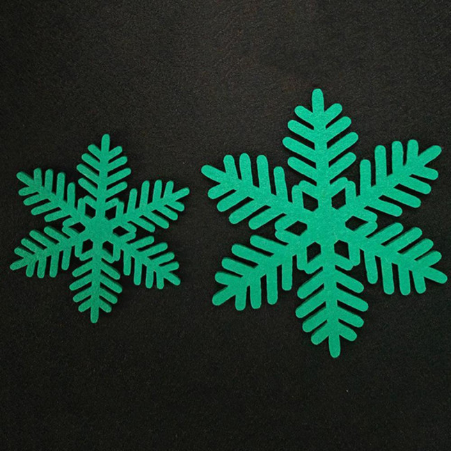 12Pcs Felt Placemat Set Christmas-Themed Table Decor Heat-Resistant Coasters Holiday Dining Mats for Parties Restaurants Home