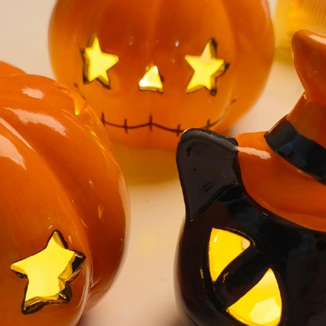 Halloween Ceramic Cat Pumpkin Figurine Carved Cat Pumpkin Tabletop Tealight Candle Holder for Indoor Home Party Decor Halloween Ceramic Cat Pumpkin Figurine Carved Cat Pumpkin Tabletop Tealight Candle Holder for Indoor Home Party Decor