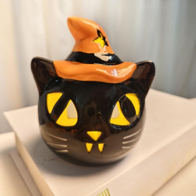 Halloween Ceramic Cat Pumpkin Figurine Carved Cat Pumpkin Tabletop Tealight Candle Holder for Indoor Home Party Decor Halloween Ceramic Cat Pumpkin Figurine Carved Cat Pumpkin Tabletop Tealight Candle Holder for Indoor Home Party Decor