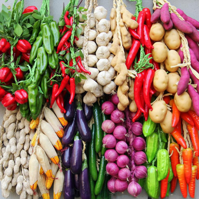 Artificial Vegetables String Simulated Vegetable Garland Realistic Decorative Fake Veggies for Home Farmhouse Kitchen Farm Party Wall Decoration Photography Props 