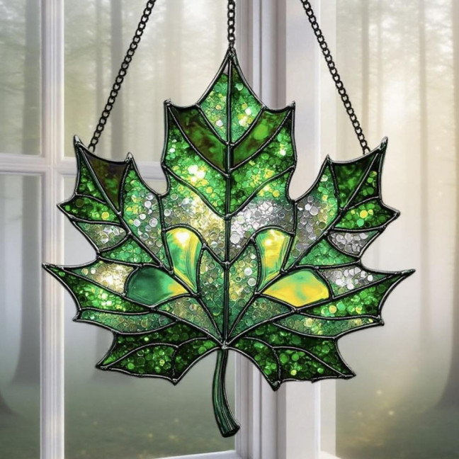 Sun Catcher Autumn Maple Leaf Shape Acrylic Hanging Decoration Window Trap Decorative Home Holidays Birthdays Ornament 