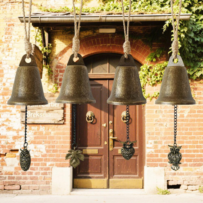 Vintage Hanging Bell Rustic Metal Wind Chime Retro Hanging Wind Bell with Owl or Leaf Pendant for Home Entrance Farmhouse Garden Decoration