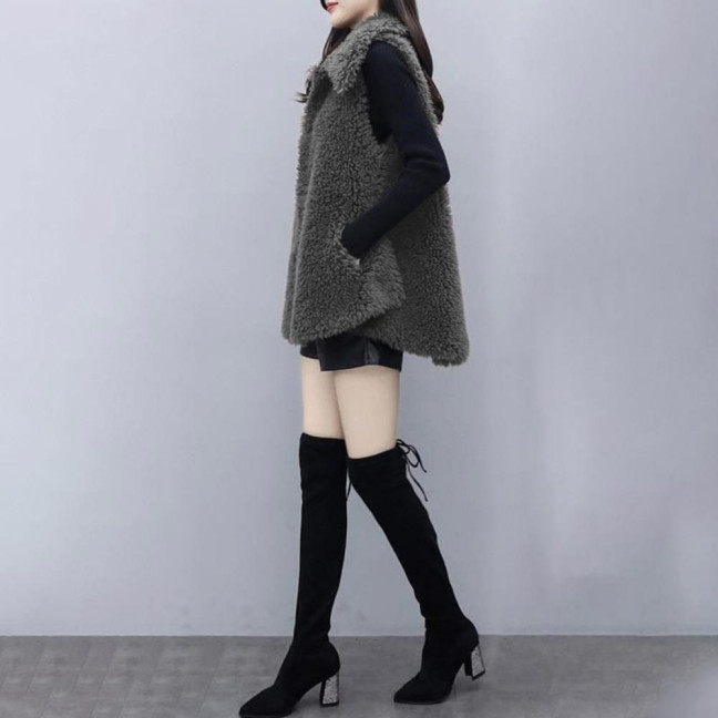 Women's Fuzzy Faux Fur Vest Sleeveless Lapel Fleece Jacket Winter Warm Open Front Cardigan with Pockets