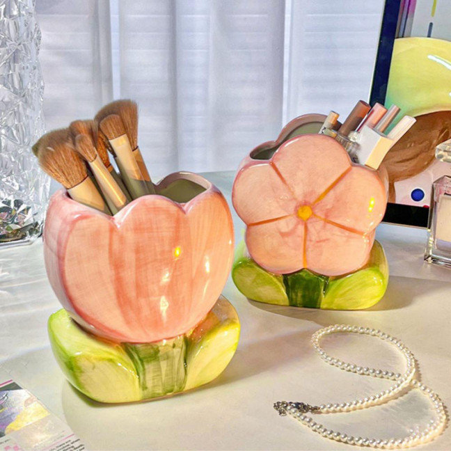 Ceramic Flower Pen Holder Cute Desk Office Storage Box Stationery Shelf Multifunctional Aesthetic Desktop Organizer for Makeup Tools Rulers Brushes Ceramic Flower Pen Holder Cute Desk Office Storage Box Stationery Shelf Multifunctional Aesthetic Desktop Organizer for Makeup Tools Rulers Brushes
