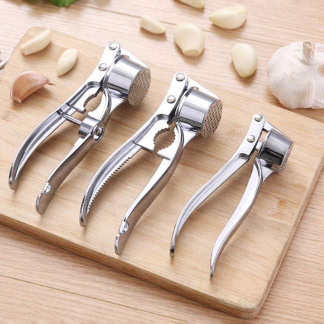 Garlic Press Stainless Steel Garlic Mincer Manual Garlic Crusher Effortless Chopping Tool for Garlic Ginger Nuts 