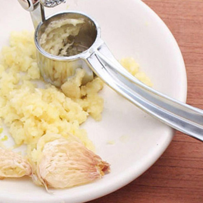 Garlic Press Stainless Steel Garlic Mincer Manual Garlic Crusher Effortless Chopping Tool for Garlic Ginger Nuts 
