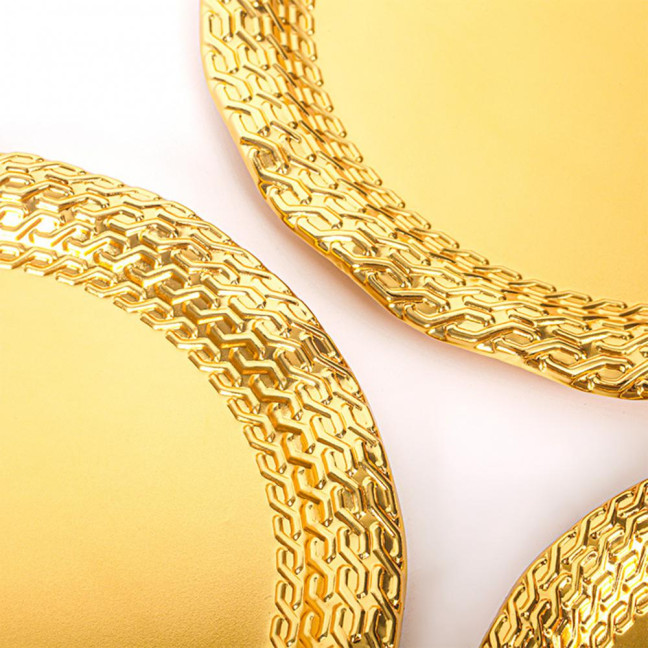 Vintage Round Metal Tray Retro Decorative Display Plate Flat Bottom Serving Platter for Jewelry Storage Snacks Cake Coffee Coaster