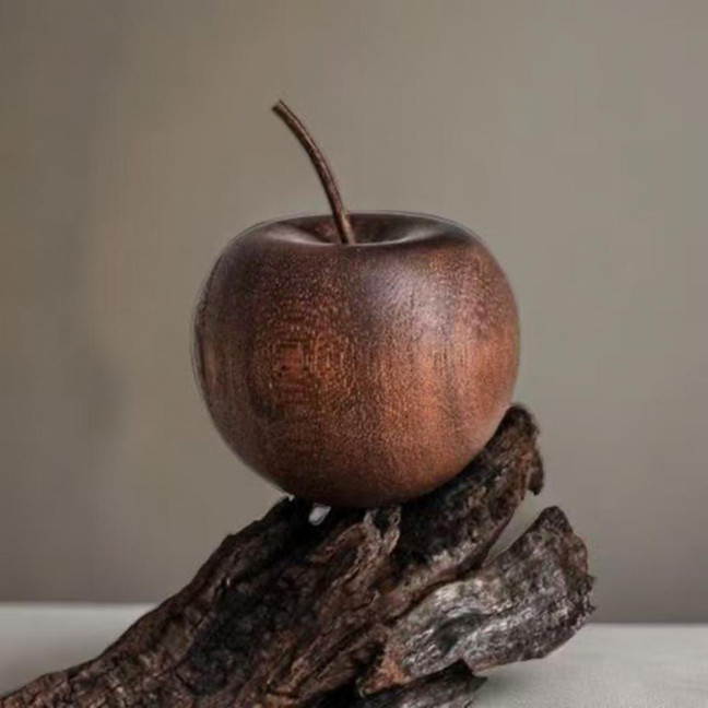 Wooden Aromatherapy Diffuser Wood Christmas Fruit Shape Ornament Decorative Essential Oil Diffuser Gift for Aromatherapy Enthusiasts 