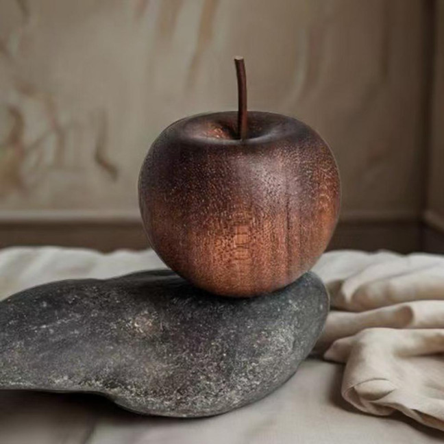 Wooden Aromatherapy Diffuser Wood Christmas Fruit Shape Ornament Decorative Essential Oil Diffuser Gift for Aromatherapy Enthusiasts 