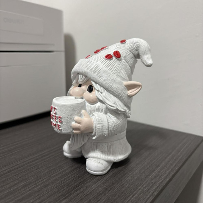 IT'S COFFEE TIME Gnome Figurine Drinking Coffee Dwarf Elf Resin Statue Home Office Desktop Decoration Ornament 