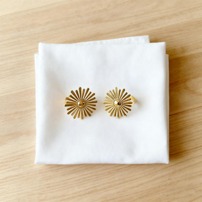 6Pcs Sunflower Napkin Rings Metal Sun Flower Napkin Holders Decorative Napkin Rings for Dining Table Wedding Birthday Party