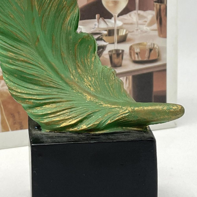 Artistic Feather Statue Modern Green White Feather Shape Resin Figurine Sculpture Home Office Desktop Decoration Ornament 