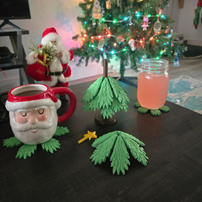 1 Set Christmas Tree Coasters Plastic Heat Insulation Trivets with Star Stirring Stick Table Protector Decorative Coasters for Hot Dishes Drinks Festive Holiday Decor 