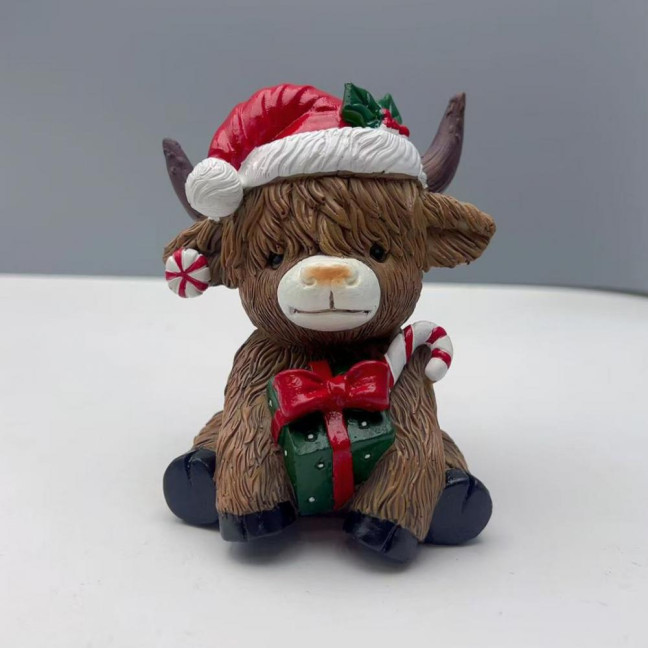 Christmas Highland Cow Figurine Resin Santa Tree Scottish Statue for Xmas Home Garden Kitchen Office Tiered Tray Table Decor Christmas Highland Cow Figurine Resin Santa Tree Scottish Statue for Xmas Home Garden Kitchen Office Tiered Tray Table Decor