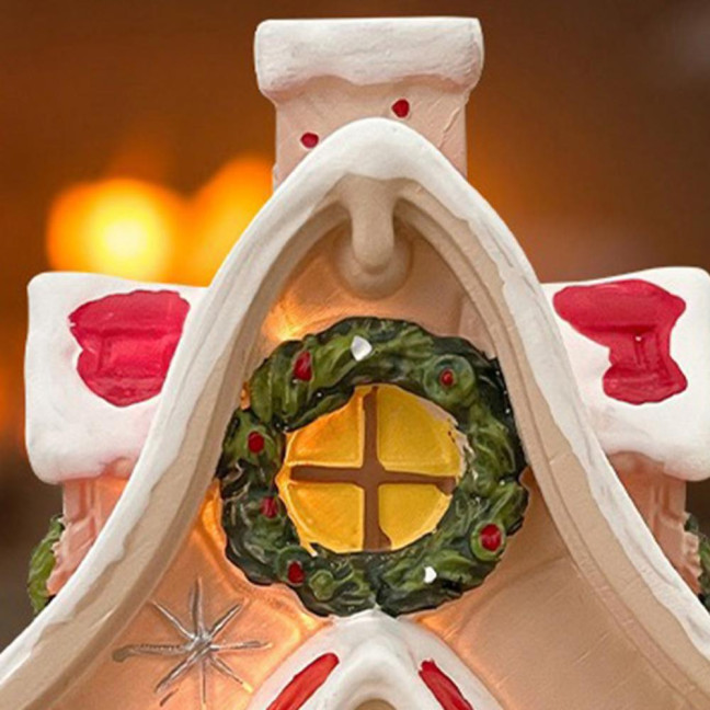 Mini Christmas House Figurine Small Resin Snowy Village House Statue with Wreath And Pine Trees for Fairy Garden Holiday Decor Micro Landscape