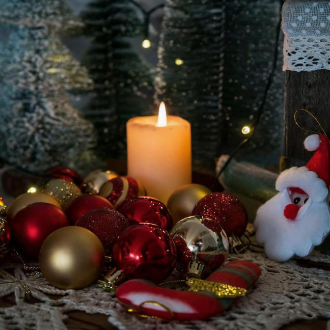 50 Pcs Mini Red Christmas Balls Ornaments Set Shatterproof Lightweight Glitter Hanging Balls Xmas Pendant Decoration