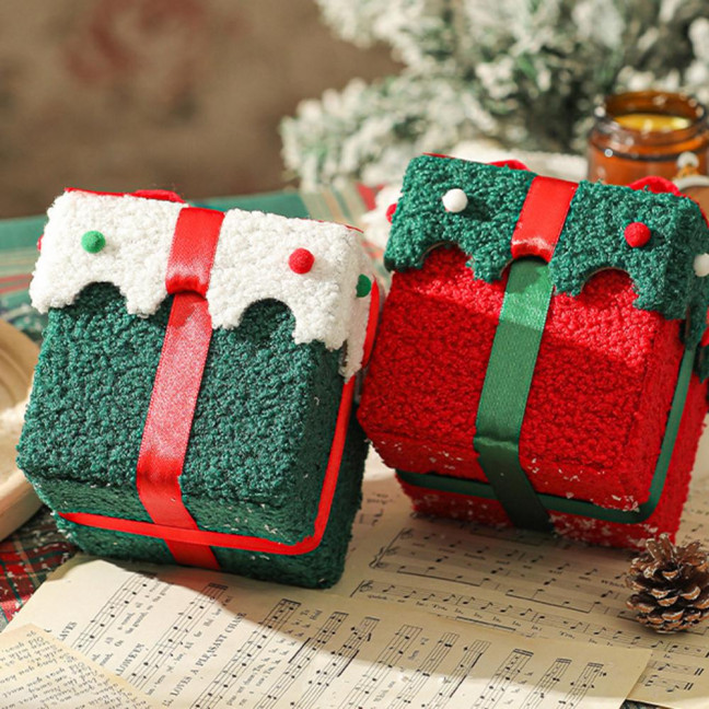 Christmas Gift Box Decoration Thick Velvet Gift Box with Bow Plush Xmas Candy Box for Holiday Home Garden Party Decor