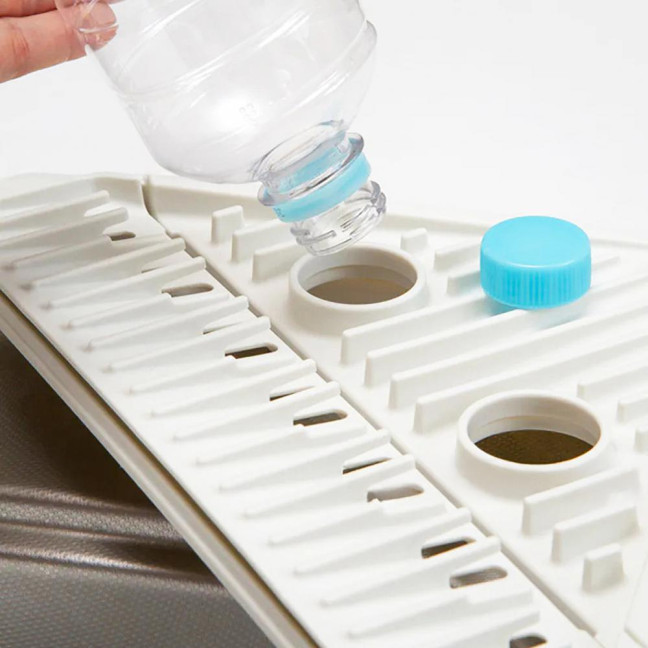 Triangle Corner Sink Caddy Dish Drying Rack Over The Sink Roll Up Dish Drainer Mat with Suction Cups Kitchen Organizer 