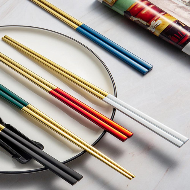 1 Set Stainless Steel Chopsticks with Case Reusable Easy to Clean Rustproof Non-slip Eating Dishwasher Safe Lunch Chopsticks Dinnerware