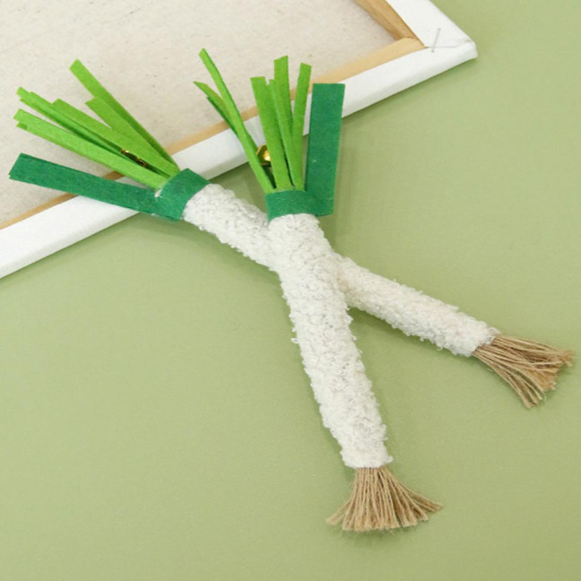 Scallion-Shaped Cat Chew Toy Soft Felt Scallion Cat Teething Toy Interactive Pet Training Supplies for Indoor Kittens And Cats