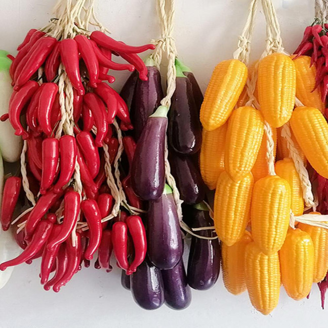 Artificial Vegetables String Simulated Vegetable Garland Realistic Decorative Fake Veggies for Home Farmhouse Kitchen Farm Party Wall Decoration Photography Props 