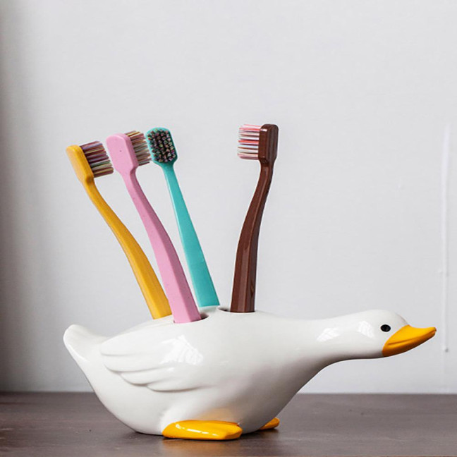 Duck Toothbrush Holder Ceramic Cute Toothbrush Organizer Decorative Cartoon Duck Toothbrush Stand for Bathroom Decor And Storage 