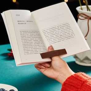 Wooden Book Page Holder Ergonomic Thumb Ring Portable Lightweight Book Page Folder Reading Comfort Accessory